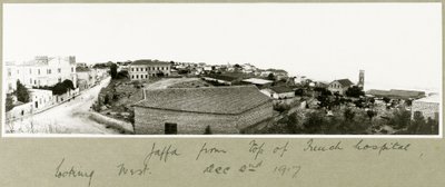 Jaffa do topo do hospital francês olhando para o oeste, 2 de dezembro de 1917 de Capt. Arthur Rhodes