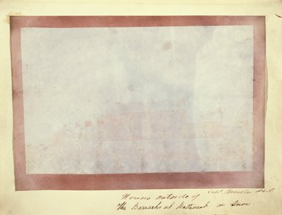 Casas fora do quartel em Buttevant na neve de Capt. Henry Craigie Brewster