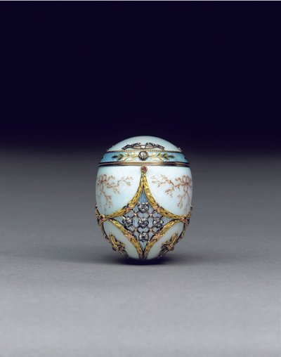 Bonbonnière de ovo de duas cores com joias raras, 1896-1908 de Carl Fabergé