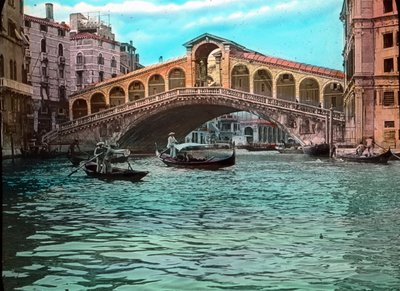 Itália, Veneza, Ponte de Rialto e Grande Canal, data da imagem: cerca de 1910. Arquivo Carl Simon de Carl Simon