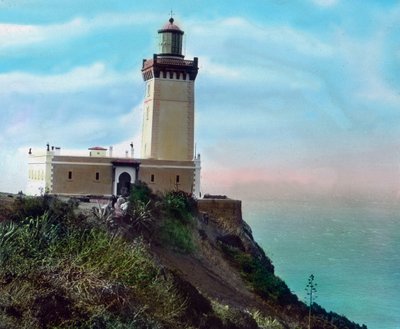 Norte de Marrocos, farol em Cap Spartel, situado a 12 km a oeste de Tânger, data da imagem: cerca de 1910. Arquivo Carl Simon de Carl Simon