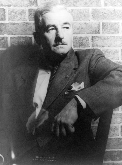 William Faulkner (1897-1962) 11 de dezembro de 1954 (impressão em gelatina e prata) de Carl Van Vechten