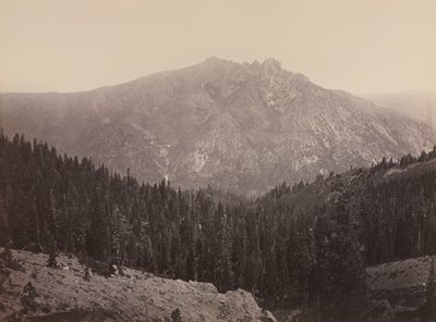 Davoncastle Butte, Sierra Nevada, c. 1866-1870. de Carleton E. Watkins