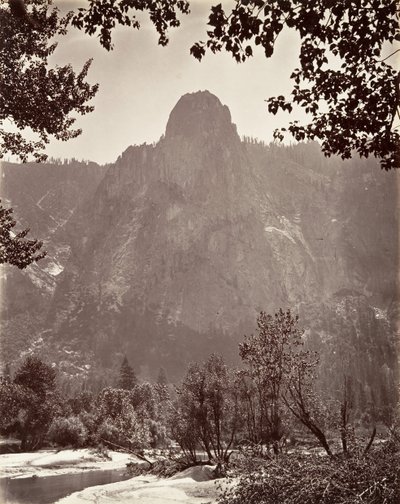 Sentinel Rock, Yosemite, ca. 1872, impresso ca. 1876. de Carleton E. Watkins.