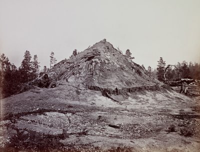 Indian Sweat House, Condado de Mendocino, Califórnia, 1863. de Carleton Emmons Watkins