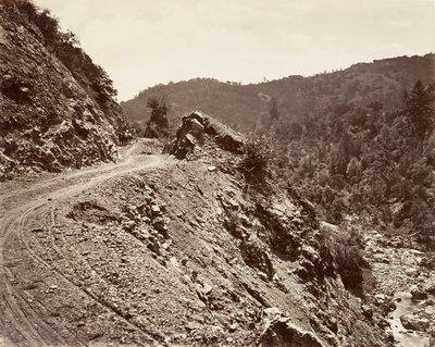 Sulphur Creek e Flume-road para Geysers, 1868-70, impresso ca. 1876. de Carleton Emmons Watkins