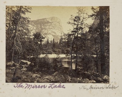 O Lago, Vale de Yosemite, Condado de Mariposa, CAL. (N.º 1028) de Carleton Watkins