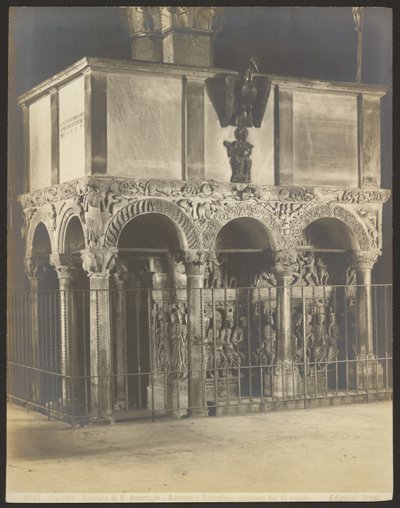 Milão - Basílica de S. Ambrogio - ambão e sarcófago cristãos do século VI de Carlo Brogi