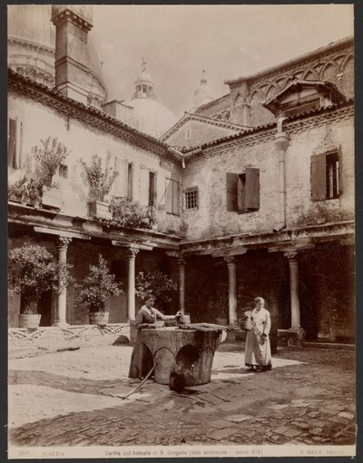 Pátio da Abadia de São Gregório de Carlo Naya
