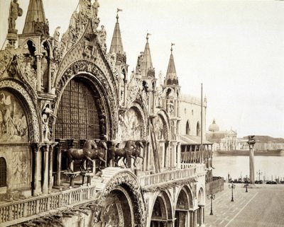 Os cavalos da Basílica de San Marco em Veneza - fotografia de C. Naya de Carlo Naya