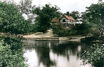 O rio Dee em Chester, Cheshire, 1926. de Cavenders Ltd