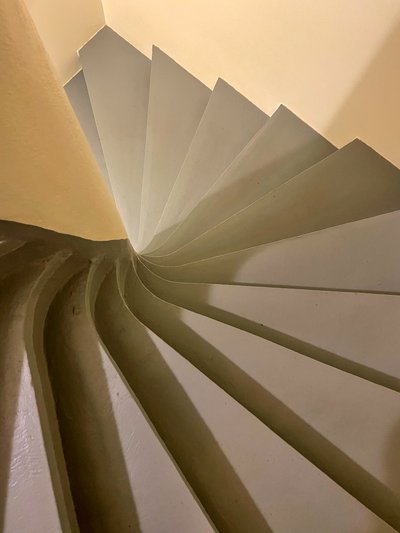 Composição - Escadas, 2022 (foto) de Cécile Jamet