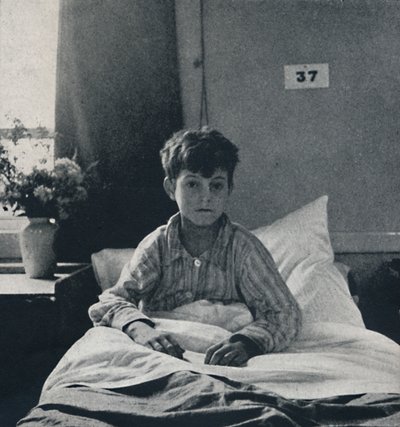 Uma criança pequena que respira levemente e sente sua vida em todos os membros, o que deveria saber de Cecil Beaton