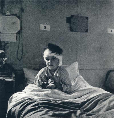 Uma criança pequena que respira levemente e sente sua vida em todos os membros, o que deveria saber de Cecil Beaton