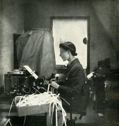 Oficial de Código e Cifra, c1943. de Cecil Beaton