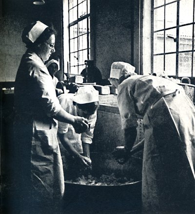 Na cozinha, 1941 de Cecil Beaton