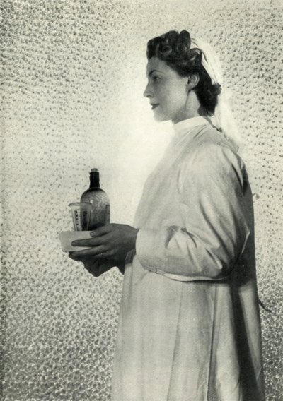 Enfermagem Ordenada, c1943. de Cecil Beaton