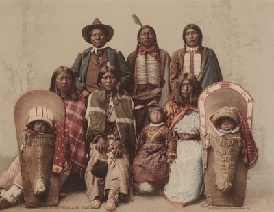 Chefe Ute Severo e família,c. 1885, publicado em 1899 (foto) de Charles A. Nast