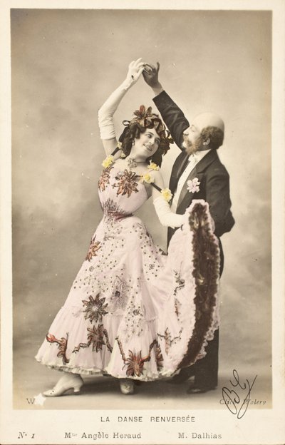 Antigo cartão postal / Dança invertida / Angele Heraud de Augustus Kollner