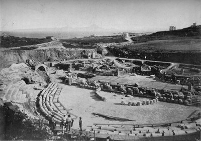 Cartago. O Anfiteatro, c1913 de Charles J. S. Makin