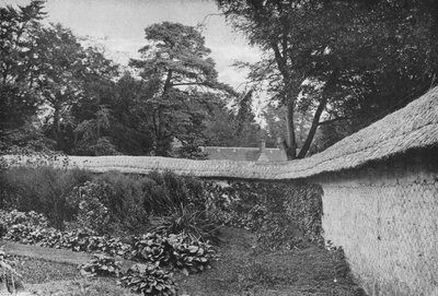 Jardim fechado por paredes de giz em nuvens de Charles Latham