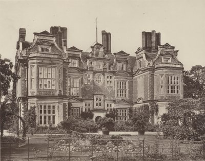 Swateley Hall, Uxbridge, a frente do jardim de Charles Latham