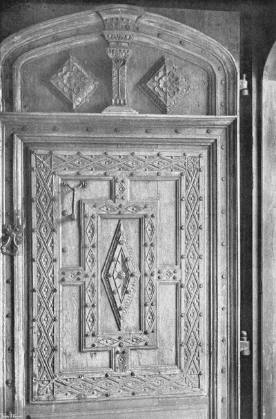 A porta de carvalho esculpida de Charles Latham