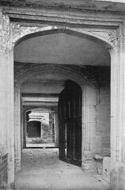 A entrada de Charles Latham