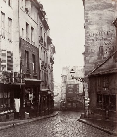 Rue de la Montagne-Sainte-Geneviève perto do cruzamento com a Rue LaPlace (Rue de la Montagne-Sainte-Geneviève prés de carrefour de la rue LaPlace) de Charles Marville