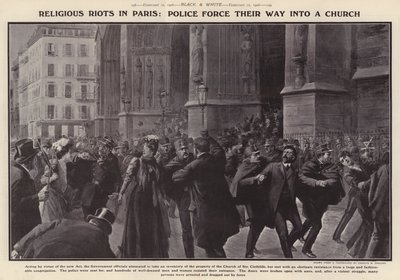 A polícia forçou a entrada numa igreja em Paris durante motins em protesto contra os inventários de igrejas francesas ordenados pelo governo francês como parte da sua política de separação da igreja e do estado (litho) de Charles Mills (after) Sheldon