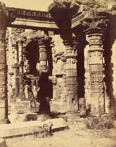 Exterior do Templo Hindu em Kootub de Charles Moravia