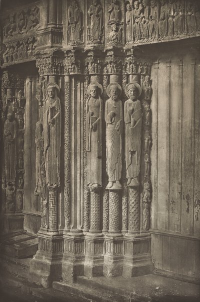 Catedral de Chartres. Porta Direita do Portal Real, Lado Oeste, Século XII, antes de Julho de 1857. de Charles Nègre