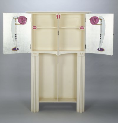 Armários, feitos para 14 Kingsborough Gardens, Glasgow, 1902 (carvalho pintado) 88, duas figuras nas portas laterais em manto árabe e turbante segurando lanternas; de Charles Rennie Mackintosh