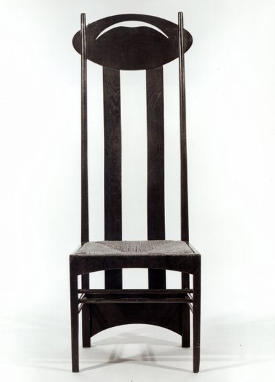 Cadeira de encosto alto, c.1897 (carvalho escuro manchado com assento de arremesso e trilhos traseiros ovais perfurados) de Charles Rennie Mackintosh