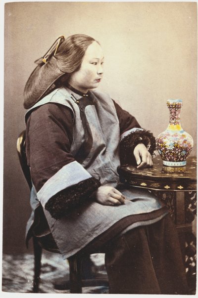 Uma fotografia colorida à mão de uma jovem chinesa de Chinese School