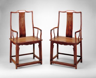 Poltronas com costas contínuas, c.1600 (madeira) de Chinese School