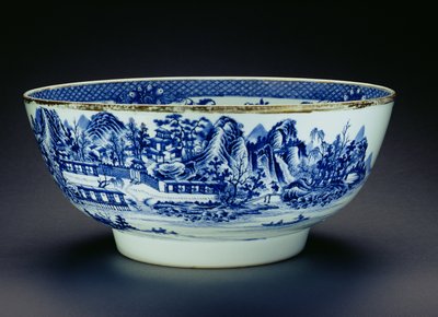 Bacia azul e branca decorada com uma cena que mostra a fabricação de porcelana (porcelana) (ver 208012) de Chinese School