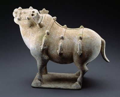 Bull, Período dos Reinos Combatentes, 1027-220 aC (louça de barro) de Chinese School
