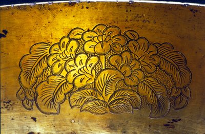 Detalhe de uma bacia gravada, dinastia Tang (prata dourada) (ver 206714) de Chinese School