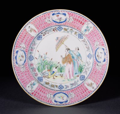Prato de jantar pintado em Famille Rose retratando La Dame au Parason, após um projeto de Cornelis Pronk (1691-1759) período Qianlong (1736-95) c.1734 (porcelana) de Chinese School