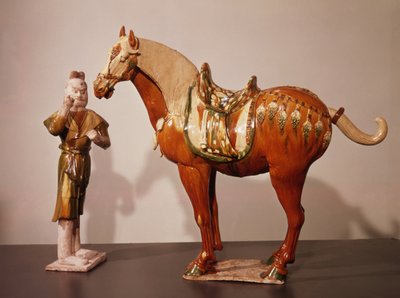 Cavalo e noivo, Dinastia Tang (618-907) (colorido, vidrado, terracota) de Chinese School