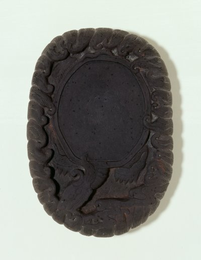 Tinta esculpida como a grande e mítica tartaruga Lo-shu entre as ondas, provavelmente a dinastia Ming (pedra tuan cinza) (subaquática) (ver também 142695-6) de Chinese School