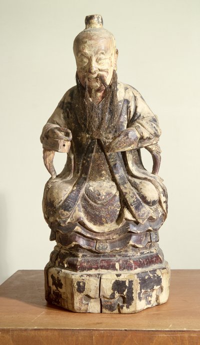 Lao-Tzu (c.604-531) usando a coroa de um mestre (madeira pintada) de Chinese School