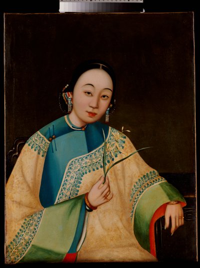 Retrato, de, um, senhora corte, assentado, meio comprimento, em, um, robe bordado, segurando uma flor, meio século XIX de Chinese School