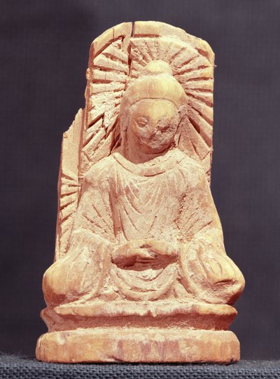 Buda sentado em meditação, de Tumshuq (Xinjiang) do 4º ao 5º século (madeira) de Chinese School