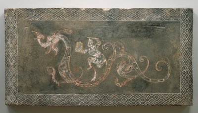 Tijolo da sepultura, 206 BC-AD 09 (produto de cerâmica com pigmento vermelho e branco) de Chinese School Chinese School