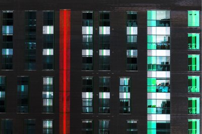 Linha Vermelha, Luz Verde de Chris Hamilton
