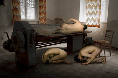 Figuras Nuas: Decadência Industrial de Christine von Diepenbroek