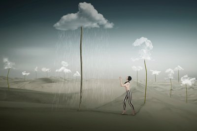 Chuva surreal no deserto de Christine von Diepenbroek