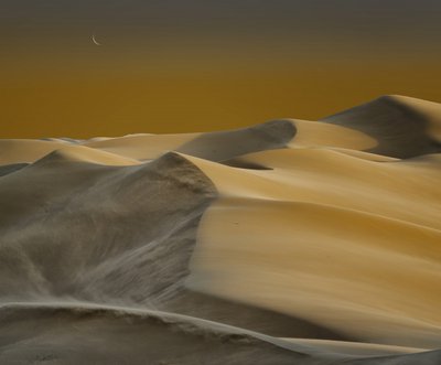 Nascer da Lua no Deserto Sereno de Chuanxu Ren